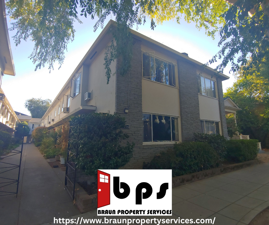 1716 N Street - 12