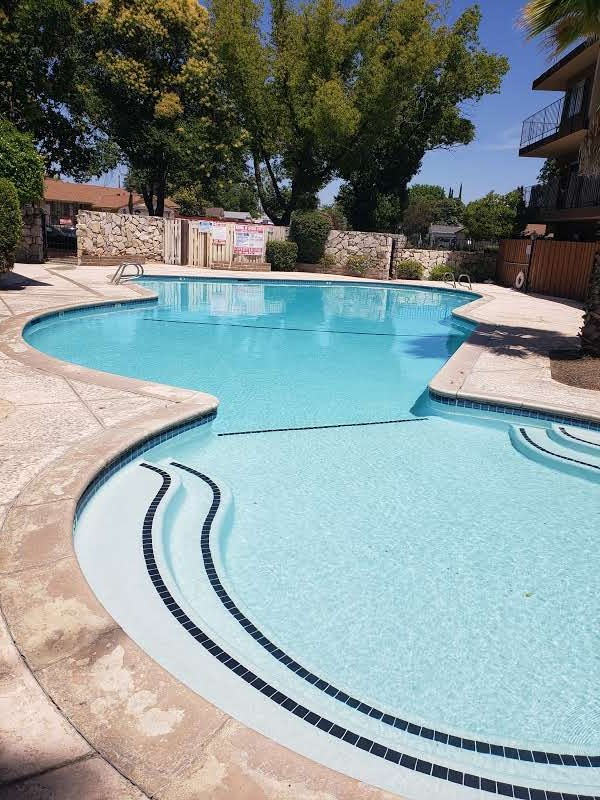 7236 East Parkway - C11