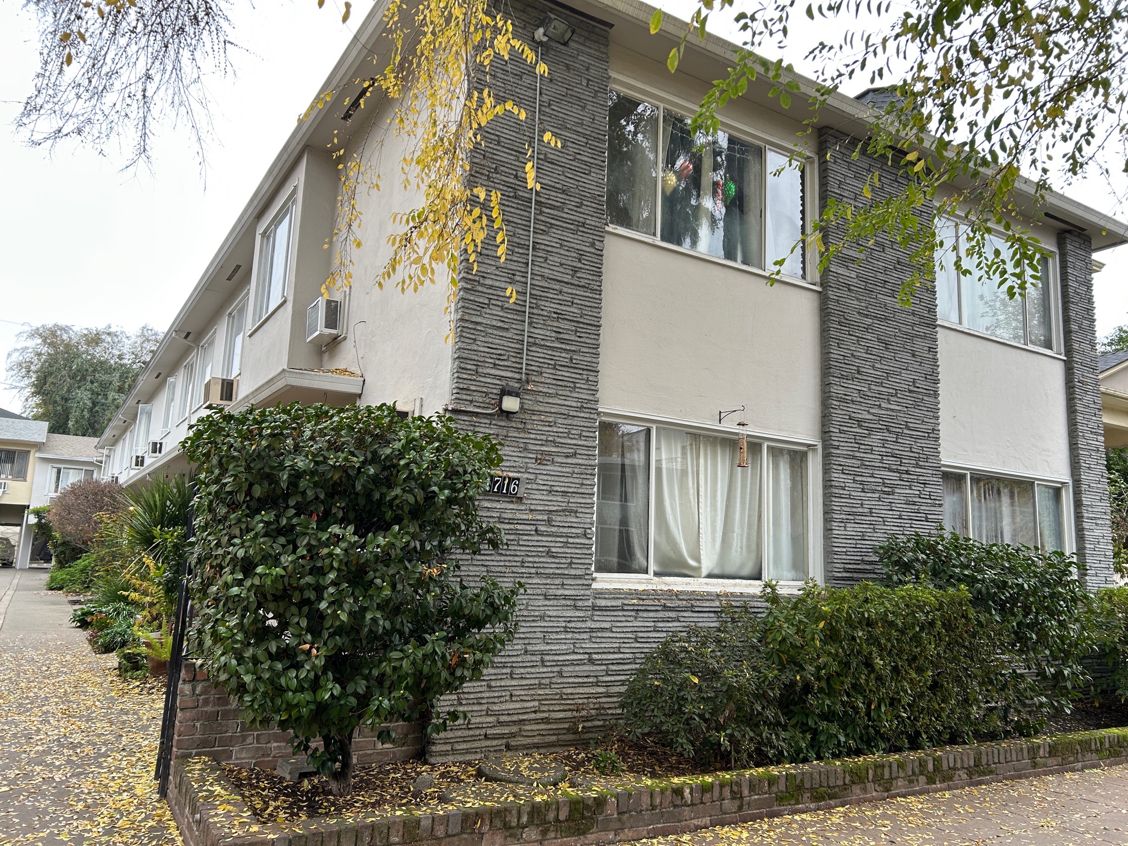 1716 N Street - 11